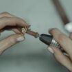 L’Or, valeur sûre : Le bijou incontournable de toute garde-robe
